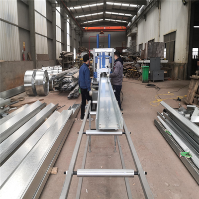 China 3mm personalizou Purlins de aço galvanizados do tratamento de superfície para o uso industrial fornecedor