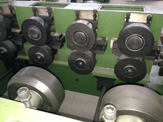 Rolo Q235 de aço que forma o Purlin das venezianas C Z do obturador de rolamento da máquina 1